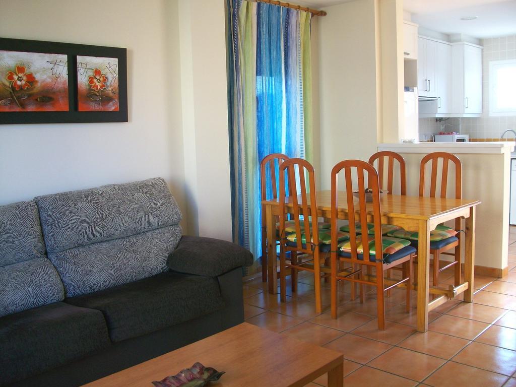 Apartamentos Par Tres - Oliva Nova Rom bilde