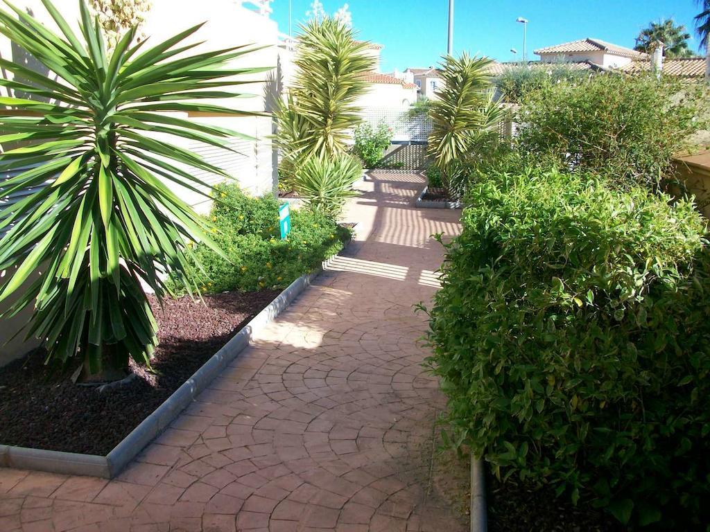 Apartamentos Par Tres - Oliva Nova Rom bilde